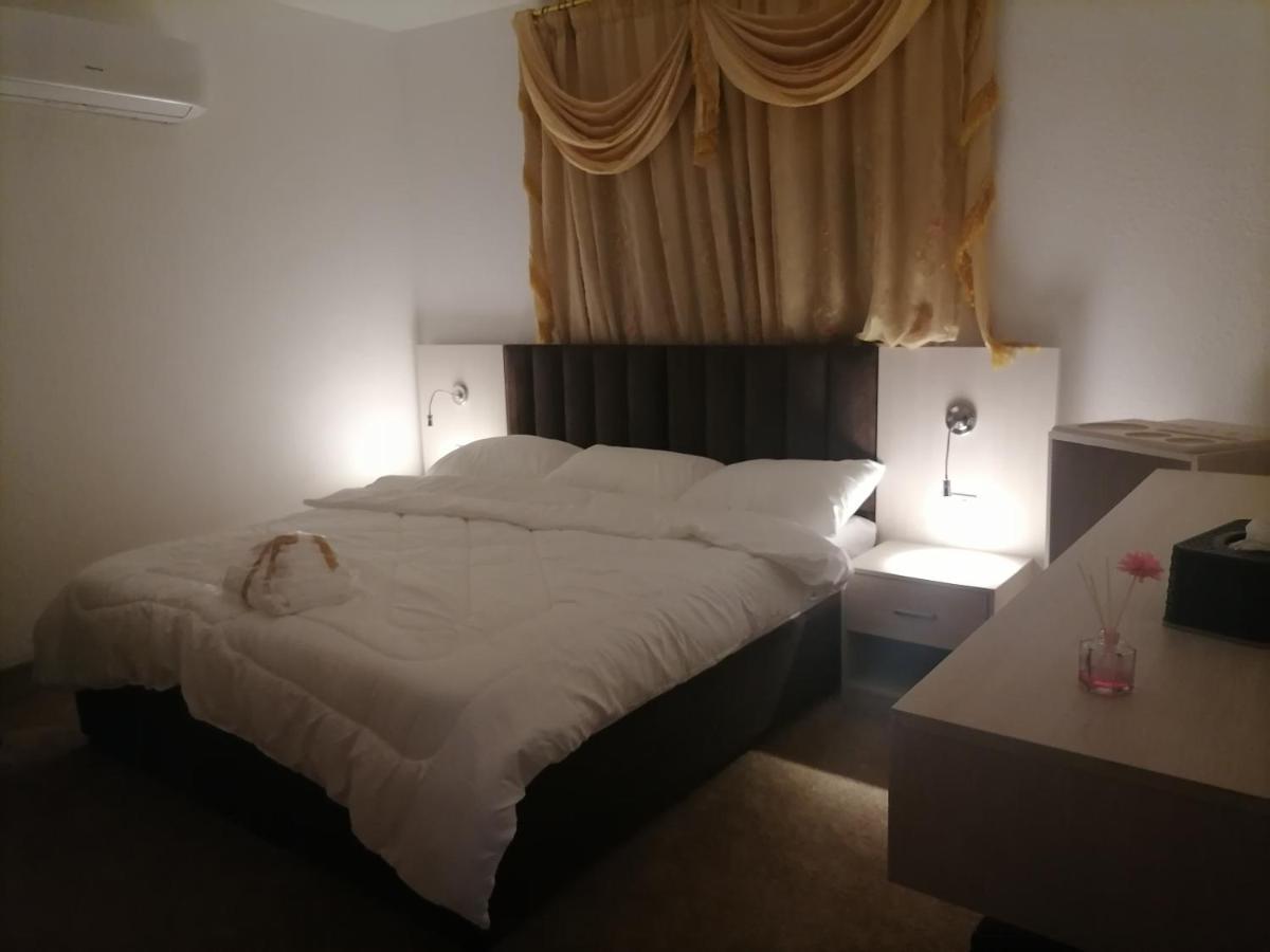 Petra Glamour Hostel At Tayyibah Екстер'єр фото